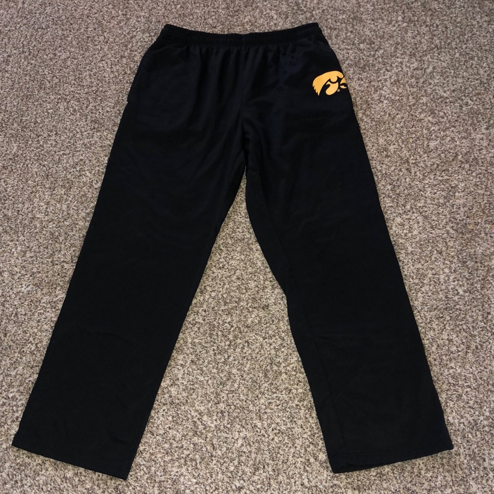 men’s black hawkeye sweatpants